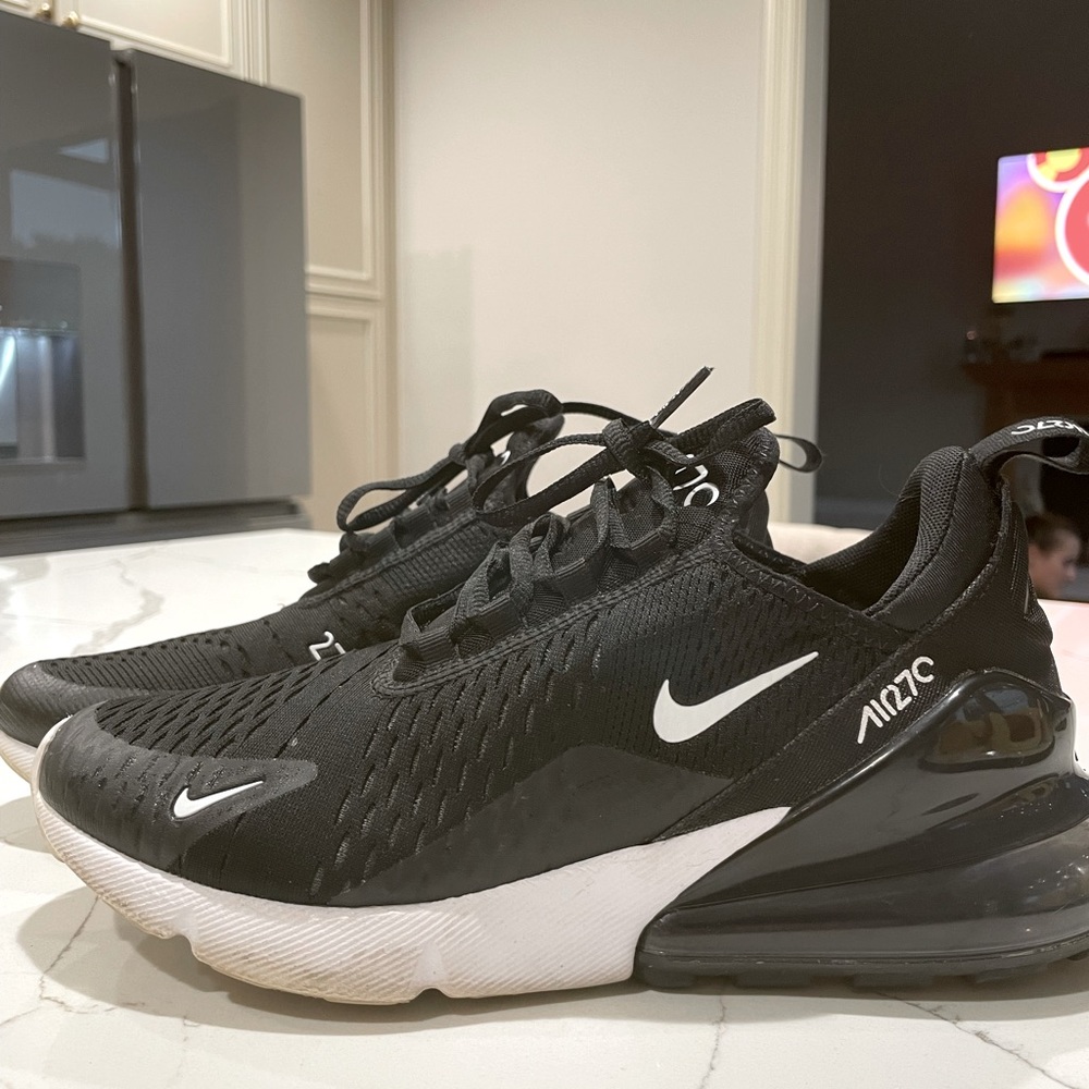 Nike 270’s